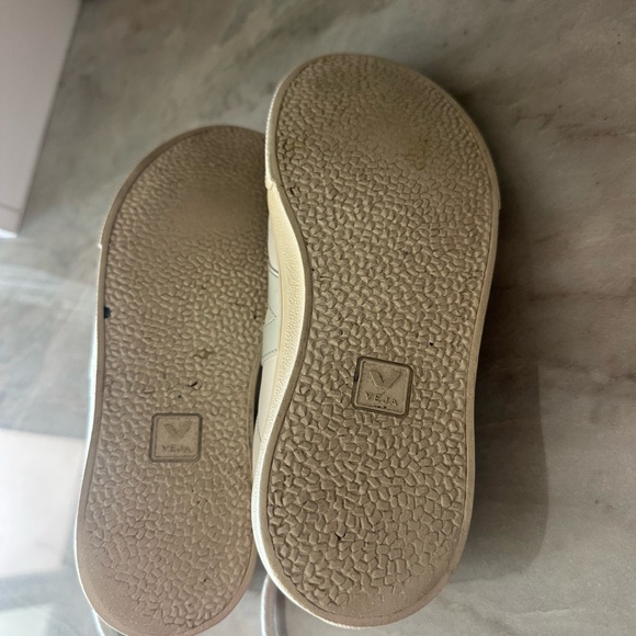 Veja White Sneakers with Pale Blue Details - size 36 - so cute! - Picture 4 of 5